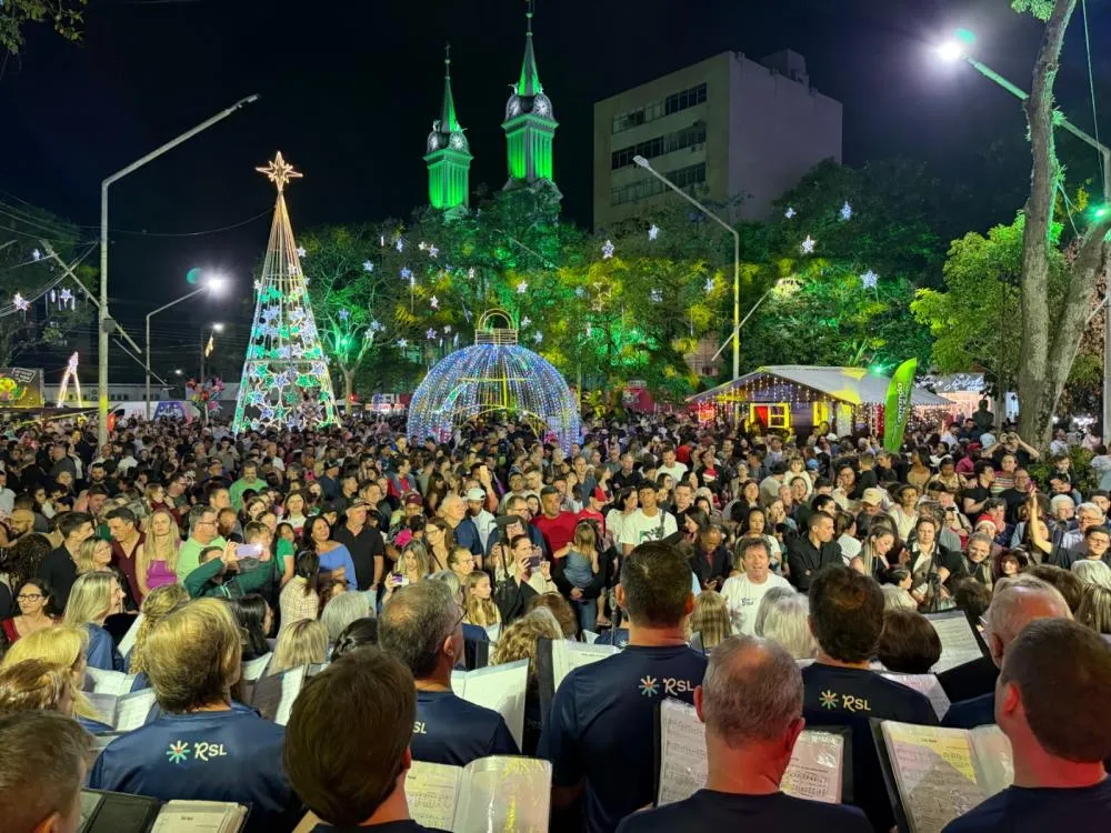 Abertura do Natal Encantado reúne mais de cinco mil pessoas em Rio do Sul