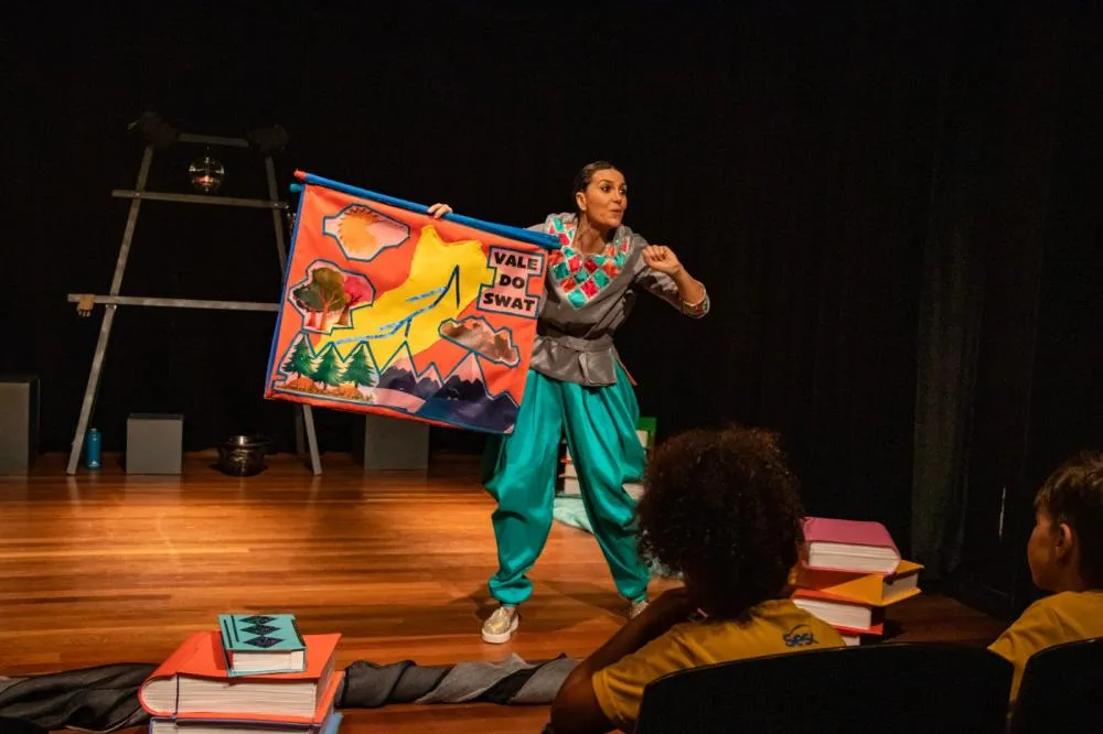 Projeto “A escola é palco” leva história de Malala a cinco cidades de Santa Catarina