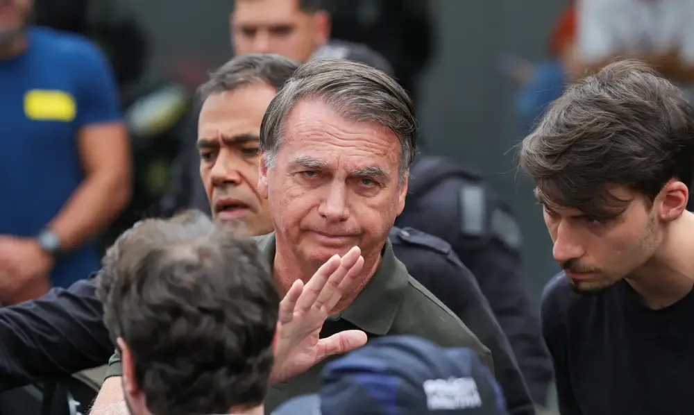 Bolsonaro passa por audiência de custódia neste domingo