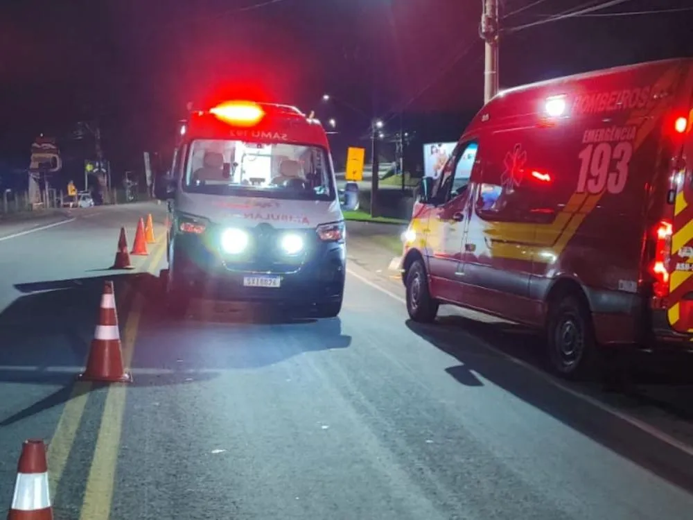 Acidente entre motos deixa duas pessoas feridas e mobiliza bombeiros em Gaspar