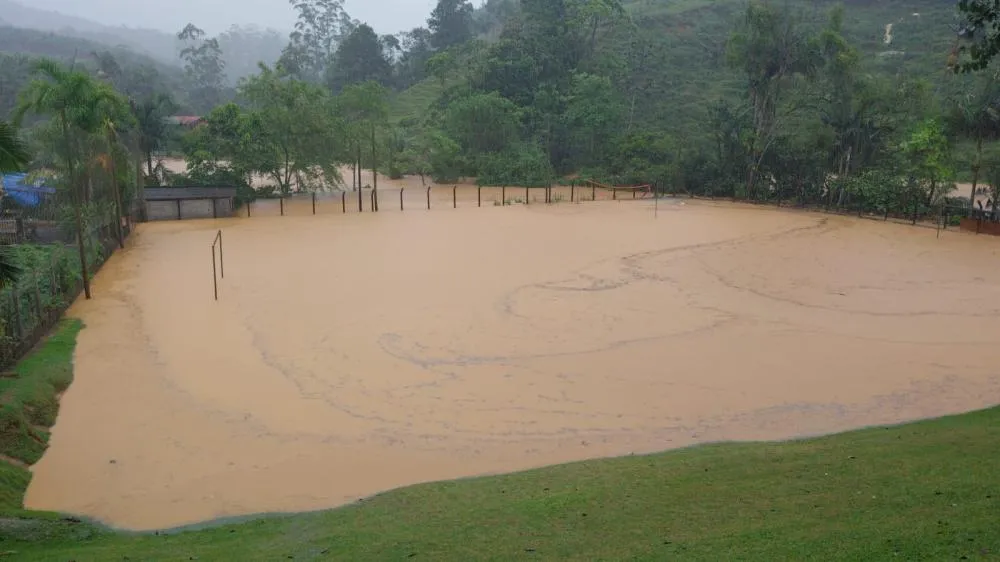 Balneário Camboriú envia Defesa Civil para ajudar Luiz Alves após enxurrada
