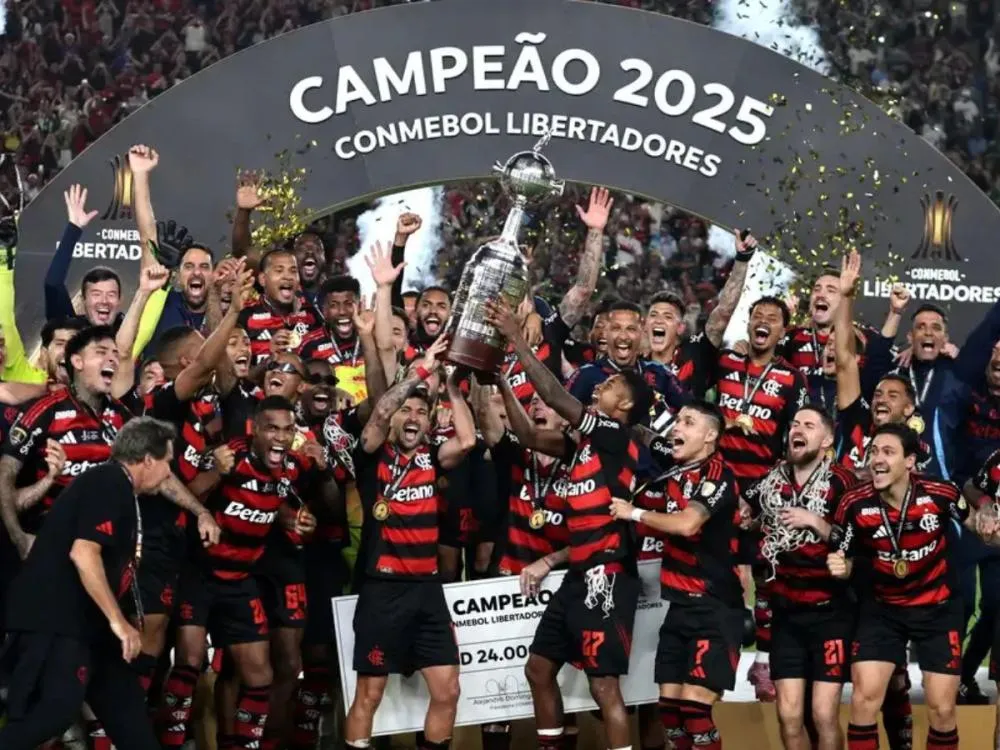 Flamengo vence Palmeiras e vira 1º brasileiro tetra da Libertadores
