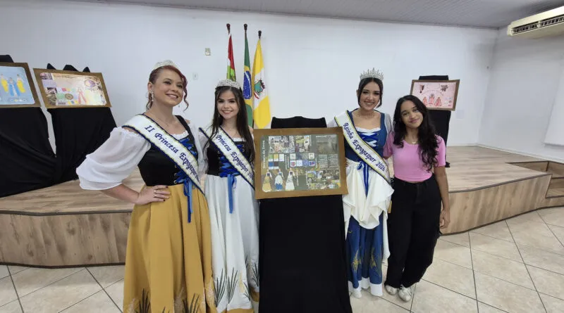 Realeza da Expo Gaspar 2026 recebe figurino desenvolvido por estudante do IFSC