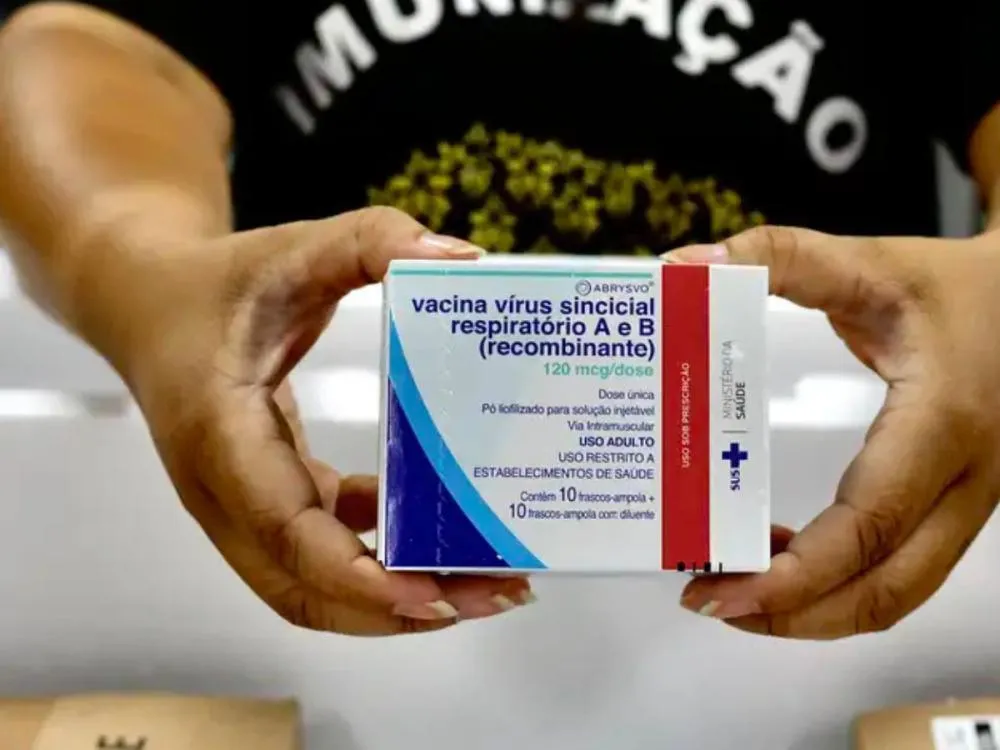 Governo começa a distribuir vacina contra vírus sincicial respiratório
