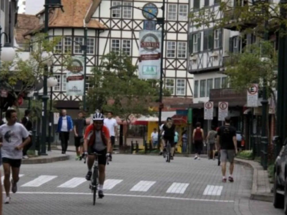 Rota de Lazer terá programação especial em dezembro e janeiro em Blumenau; confira