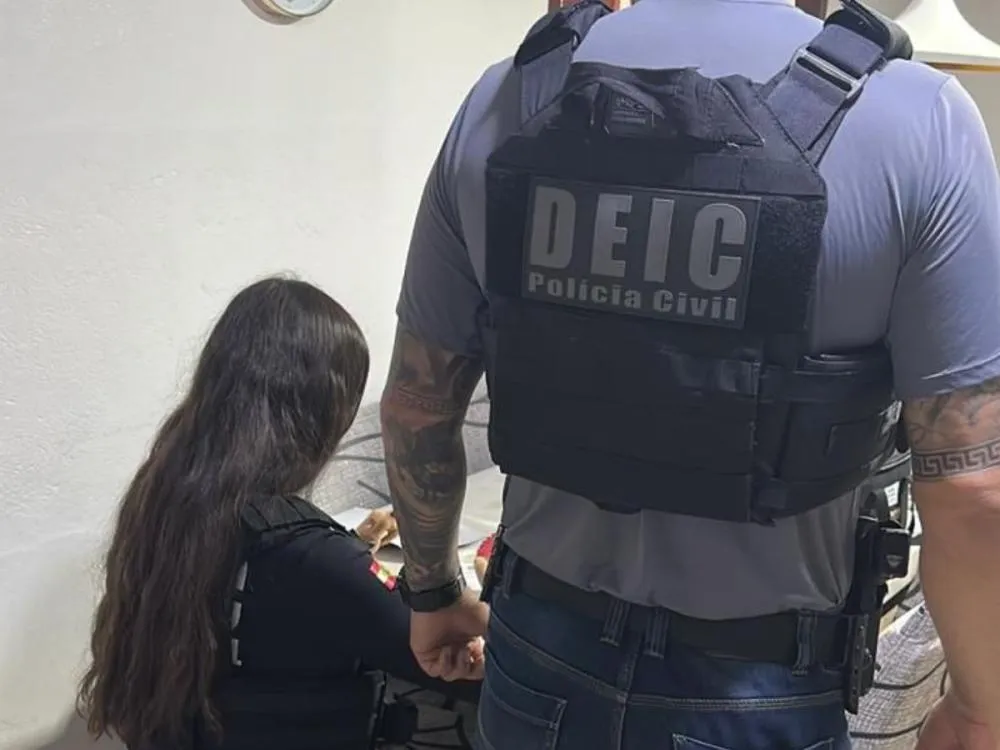 Polícia Civil cumpre mandados de busca e apreensão contra ex-servidores da Secretaria de Obras de Timbó