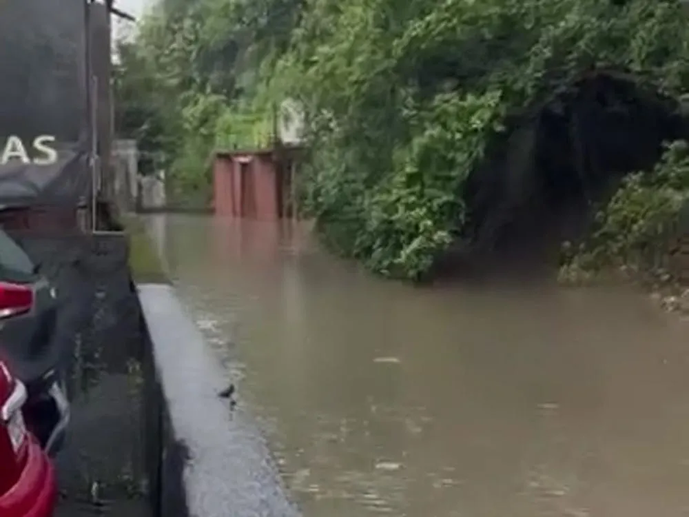 Equipe da Defesa Civil de Blumenau faz vistoria no dique da Santa Clara após falha em bomba
