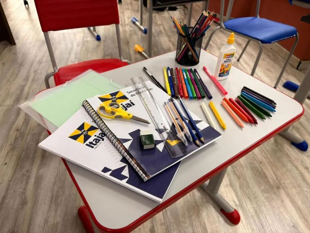 Itajaí anuncia novos uniformes, materiais e equipamentos para rede municipal de ensino