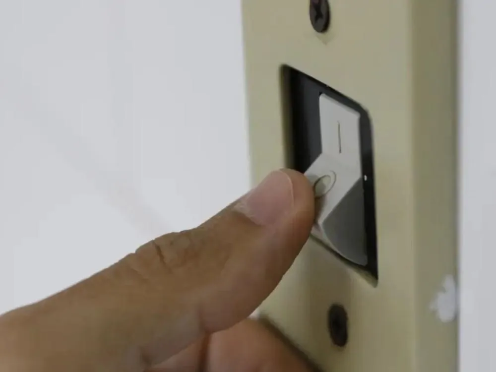 Mais de 6 mil clientes continuam sem energia na região de Blumenau após vendaval