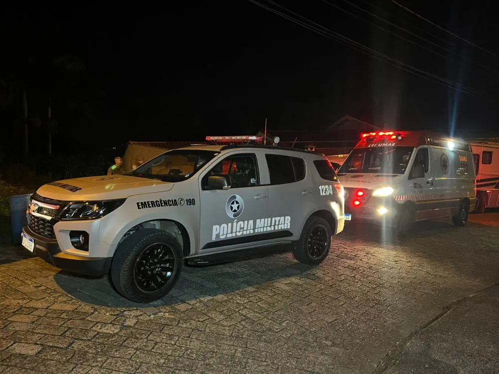 Homem é morto após discussão entre vizinhos no bairro Fortaleza; polícia procura suspeito