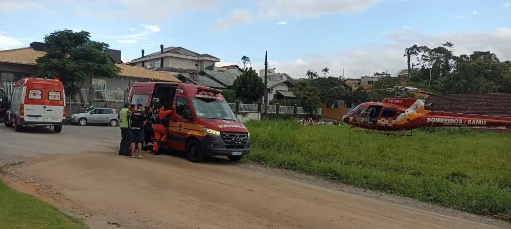 Idoso fica inconsciente após cair de barranco de três metros em Timbó