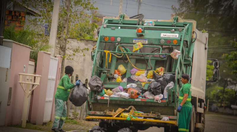 Navegantes amplia coleta de lixo durante o verão a partir desta segunda-feira