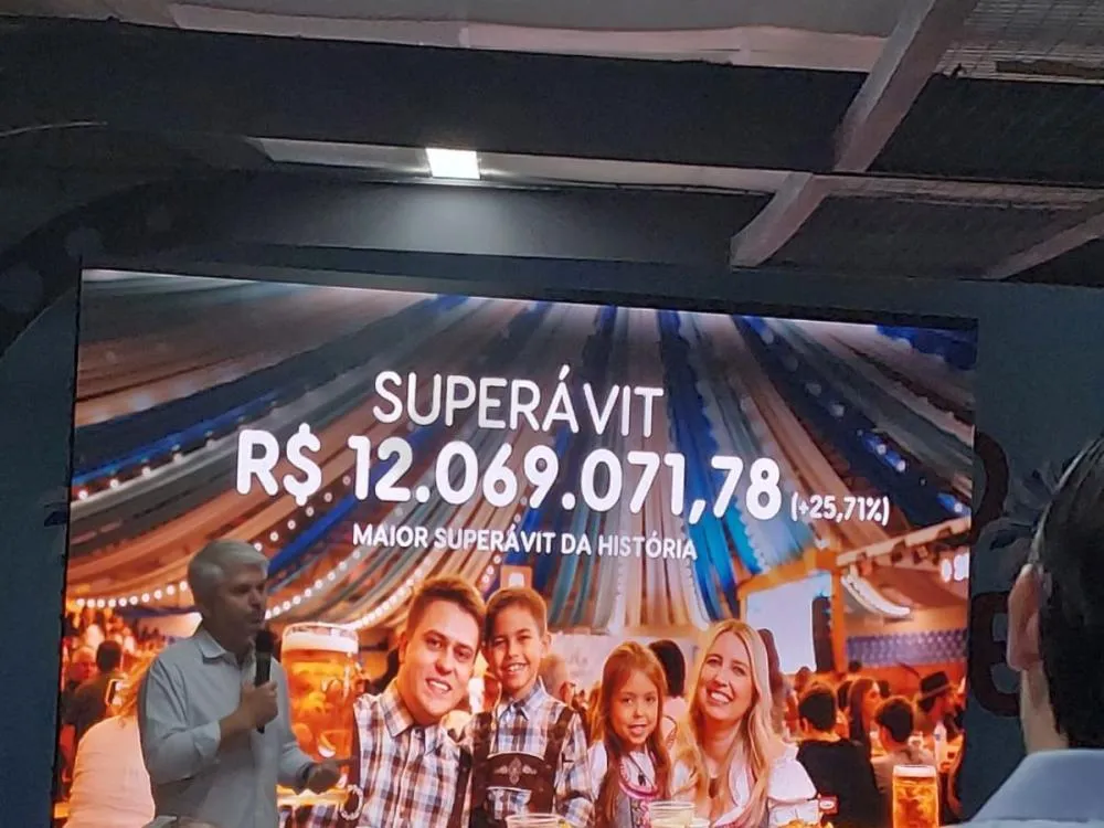 Oktoberfest Blumenau fecha edição de 2025 com superávit de R$ 12 milhões; veja balanço 
