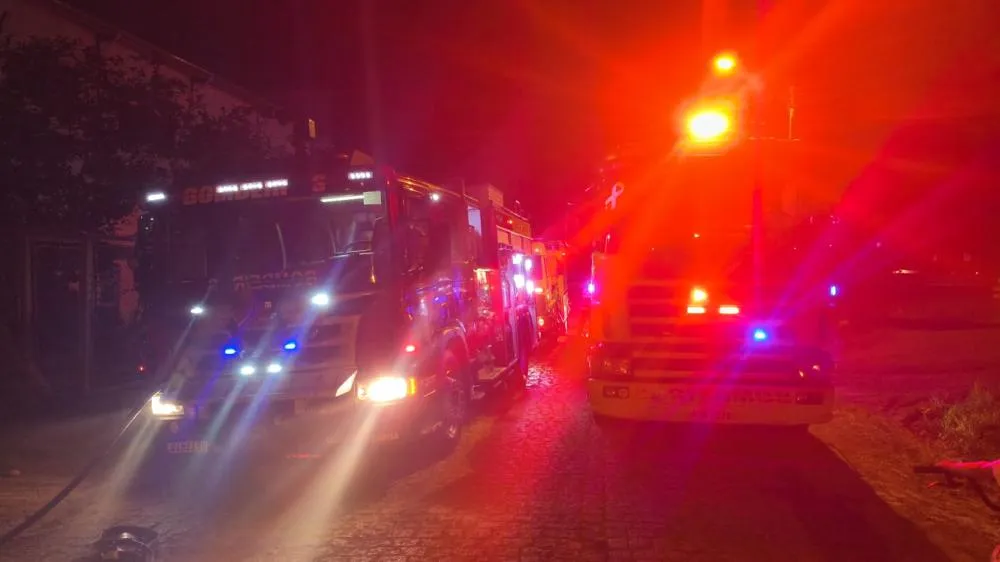 Incêndio atinge dois carros no bairro Encano do Norte, em Indaial