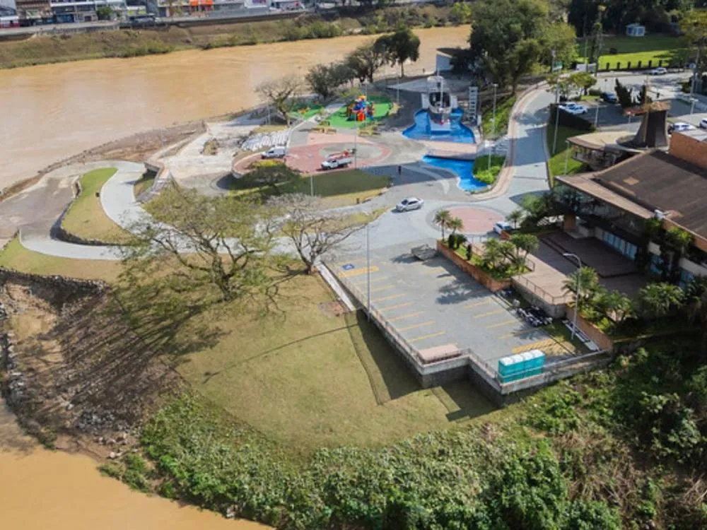 Prainha terá pontos concedidos à iniciativa privada, mas acesso ao público continuará gratuito