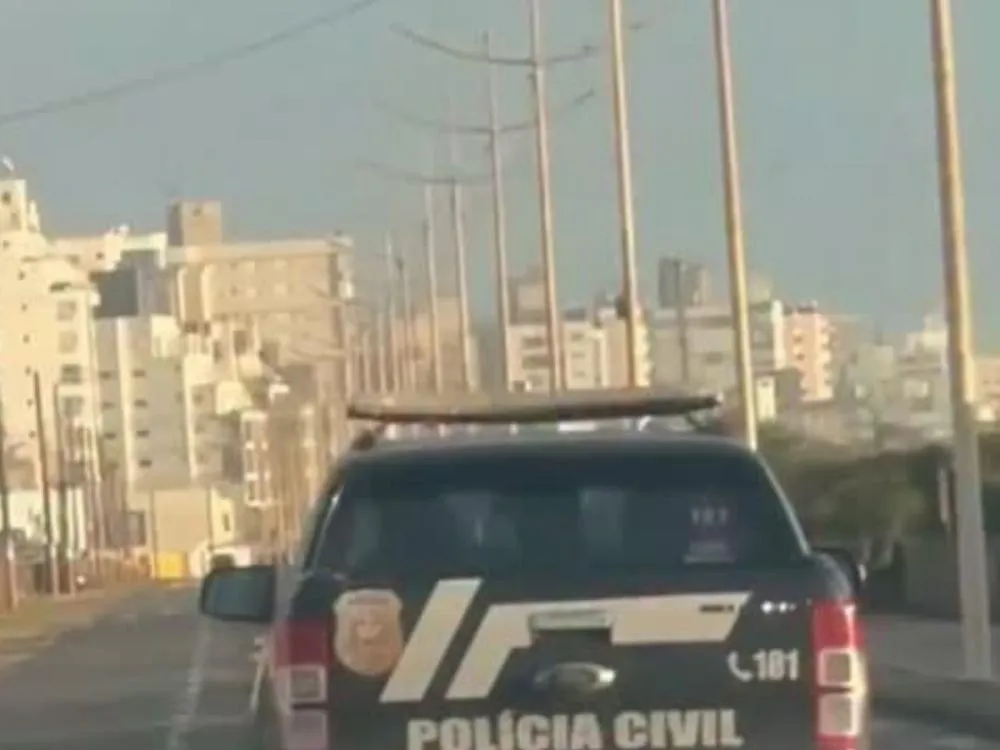 Polícia Civil de Navegantes prende ex-prefeito de Ilhota em operação contra associação criminosa