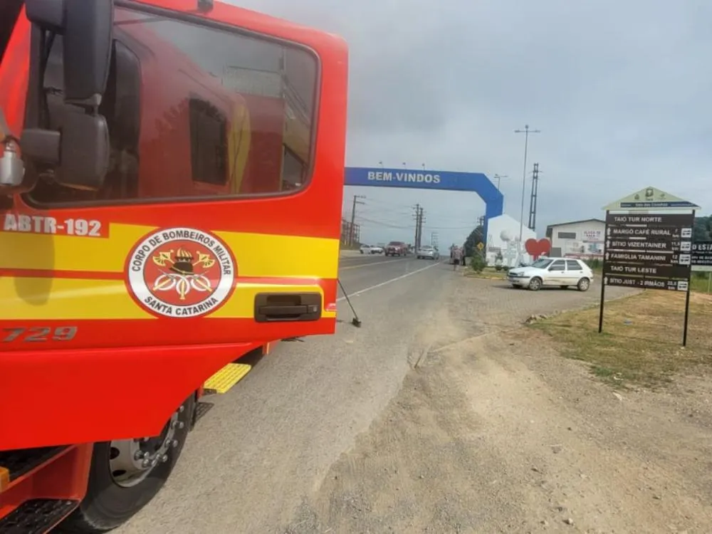 Ciclista fica gravemente ferido após acidente com carro na SC-114, no Alto Vale