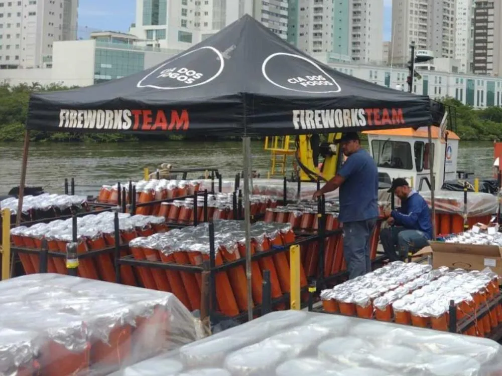 Balneário Camboriú faz vistoria em balsas de fogos para o Réveillon