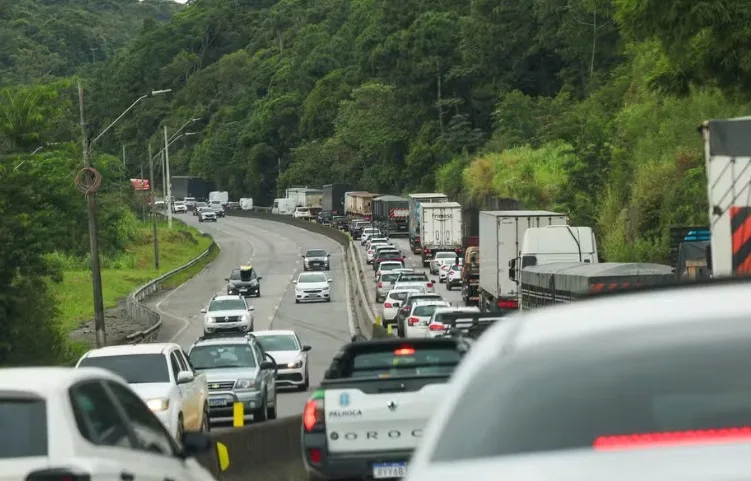 SC concentra 21 dos trechos mais críticos do país em rodovias federais, aponta PRF