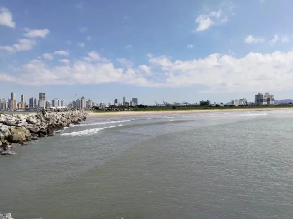 Relatório aponta que mais de 75% das praias catarinenses estão próprias para banho