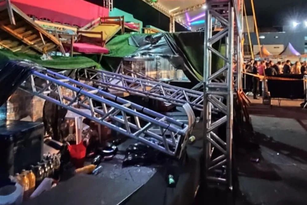 Estrutura de camarote cede e deixa seis pessoas feridas durante Festival Réveillon Itajaí 