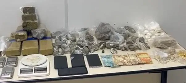 PM prende dupla por tráfico e apreende mais de 7 kg de drogas em Indaial