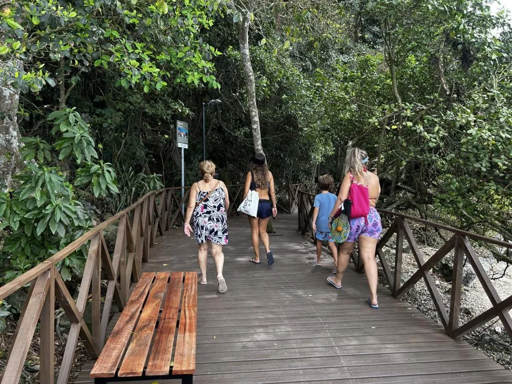 Após reforma, deck do Pontal Norte passa a ter monitoramento reforçado em Balneário Camboriú