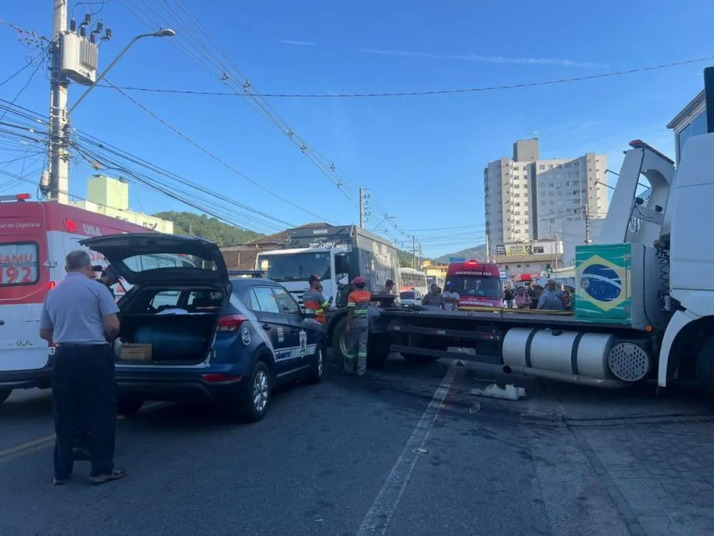 Motorista de guincho morre após mal súbito ao volante em Blumenau