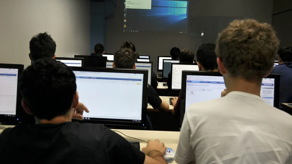 Curso gratuito do Entra21 abre inscrições em Rio do Sul; saiba como participar