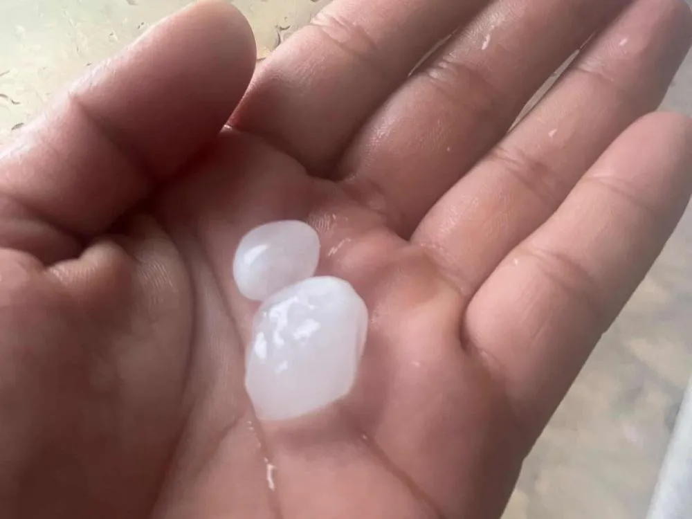 Vídeo: Blumenau registra primeira chuva de granizo da temporada nesta quinta-feira