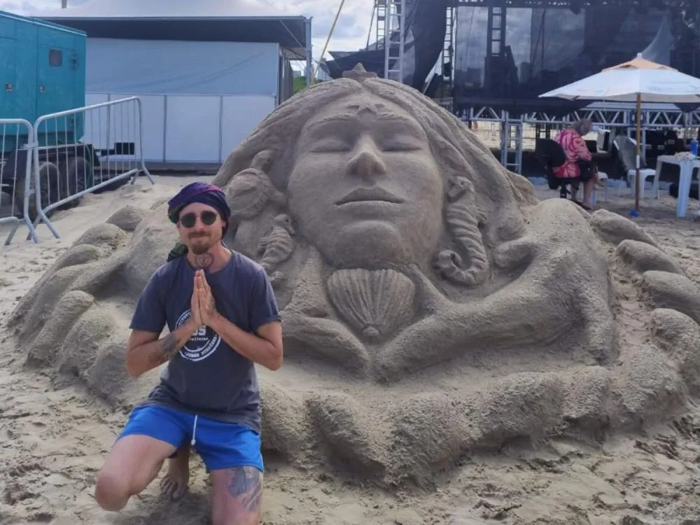Praia do Pontal, em Navegantes, vira palco de arte com Festival de Esculturas na Areia
