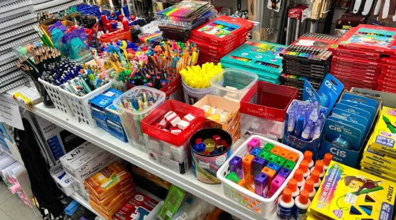 Pesquisa do Procon alerta pais sobre variação nos preços do material escolar em Gaspar