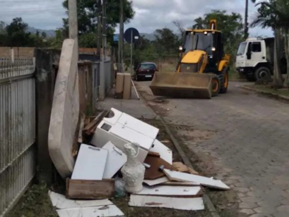 Coleta de volumosos será retomada em fevereiro em Gaspar; saiba como pedir o serviço