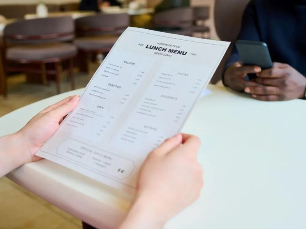 Cardápio físico passa a ser obrigatório em restaurantes de SC