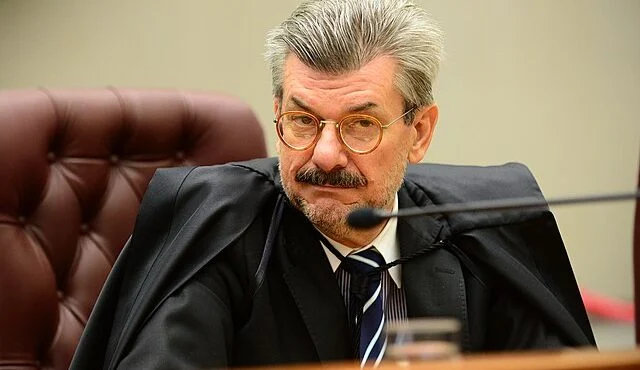 Denúncia de importunação sexual contra ministro em praia de SC faz STJ abrir investigação