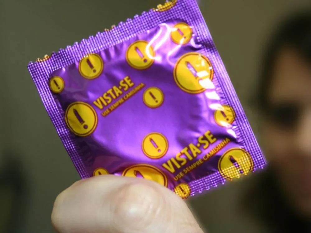 Brusque reforça prevenção ao HIV em ação voltada para o Carnaval