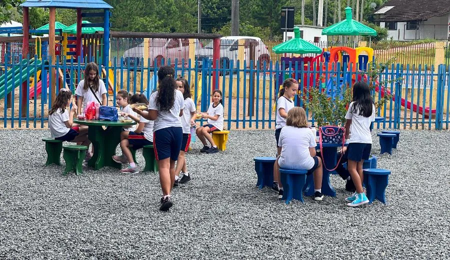 Rede municipal de Timbó recebe quase 5 mil alunos para o início do ano letivo de 2026