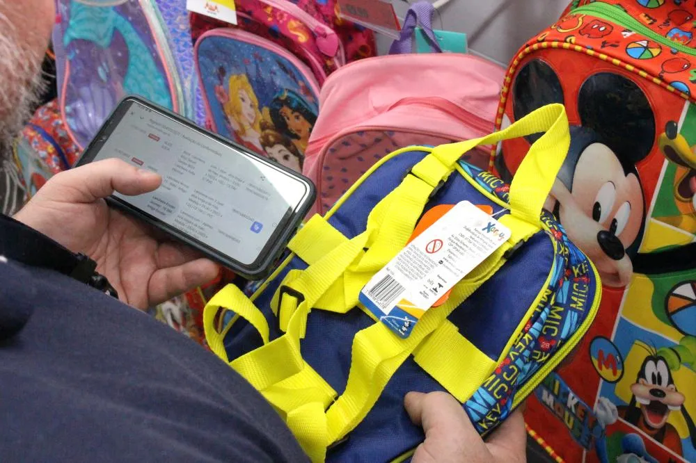 Imetro fiscaliza mais de 13 mil itens escolares durante operação de volta às aulas em SC; quatro lotes foram reprovados