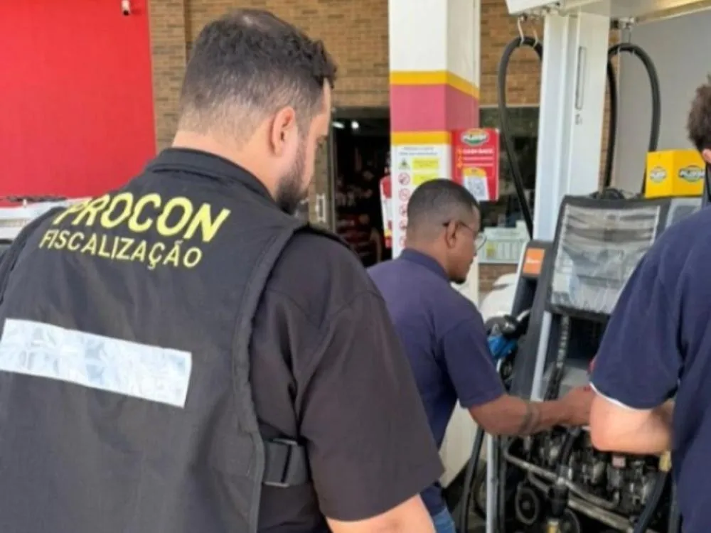 Procon de Indaial notifica postos para apurar se redução no preço da gasolina chegou às bombas