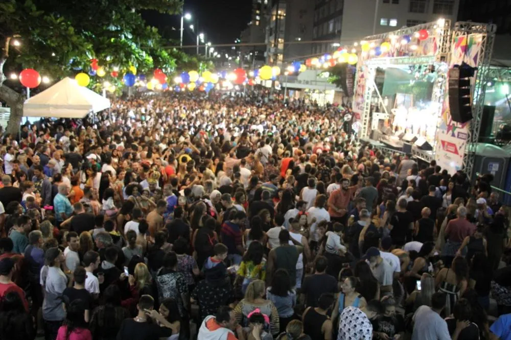 Carnaval de Balneário Camboriú começa nesta sexta; Ana Castela é destaque no sábado