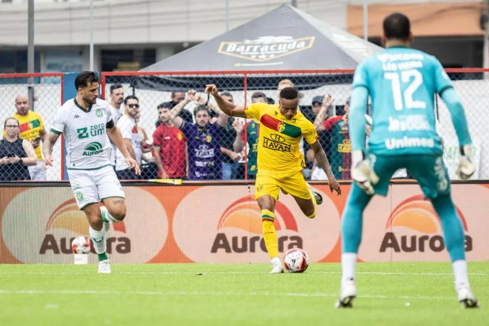 Semifinal do Catarinense começa com vitória do Brusque e empate entre Camboriú e Barra