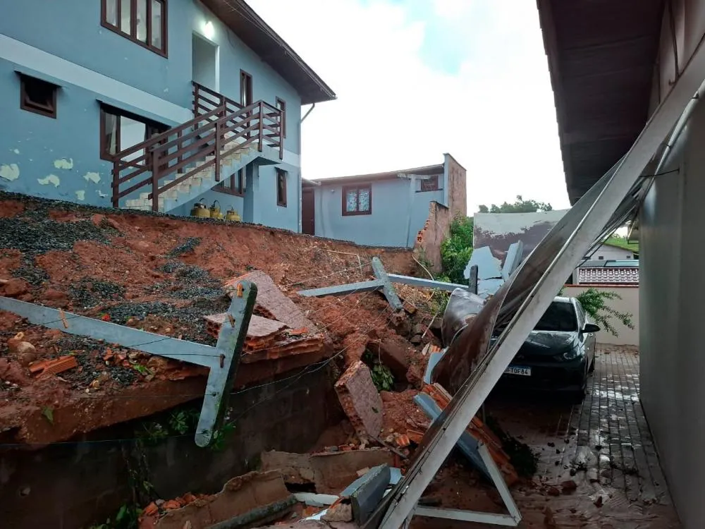 Brusque registra em 50 minutos mais de 32% da chuva esperada para todo o mês de fevereiro