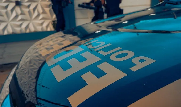 Documentos falsos e “laranjas”: PF desarticula quadrilha que lucrava com fraudes bancárias em SC