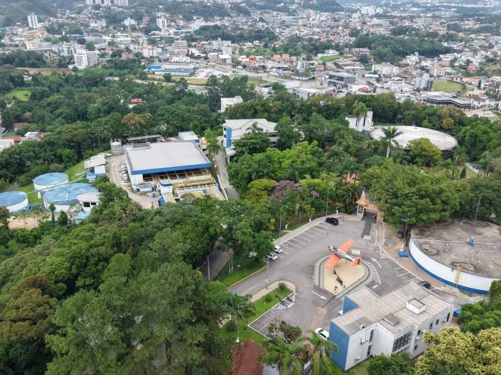 Brusque coloca em debate plano que define saneamento até 2045