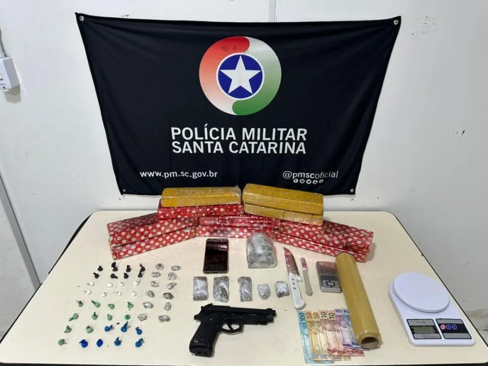 Jovem é detido com quase 8 kg de maconha durante abordagem de veículo de aplicativo em Blumenau