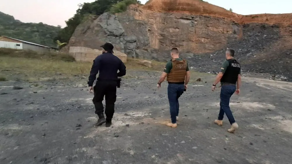 Gaeco deflagra operação contra mineração ilegal no Alto Vale do Itajaí