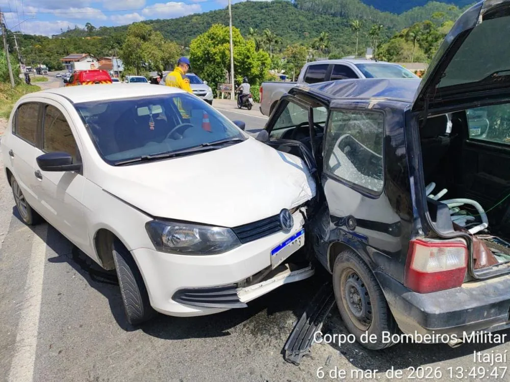 Acidente entre dois veículos deixa criança ferida em Gaspar