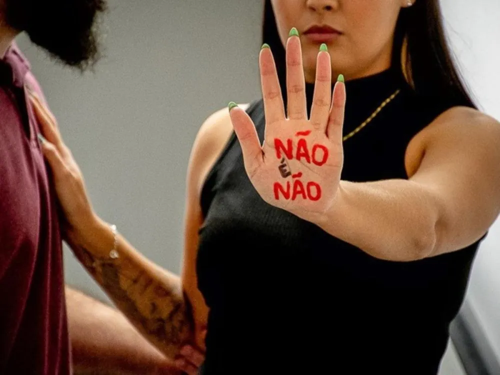 Brusque adota protocolo 'Não é Não' para ampliar proteção às mulheres em bares, casas noturnas e eventos