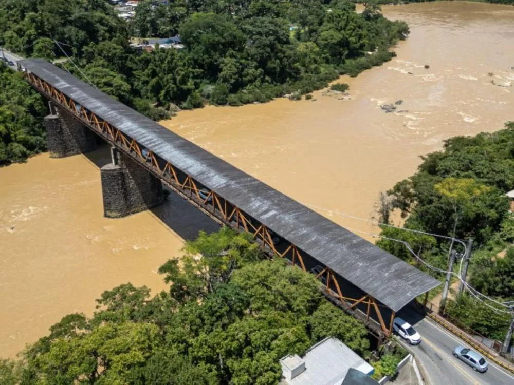 Ponte do Salto terá reforma na passarela e nova pintura em Blumenau