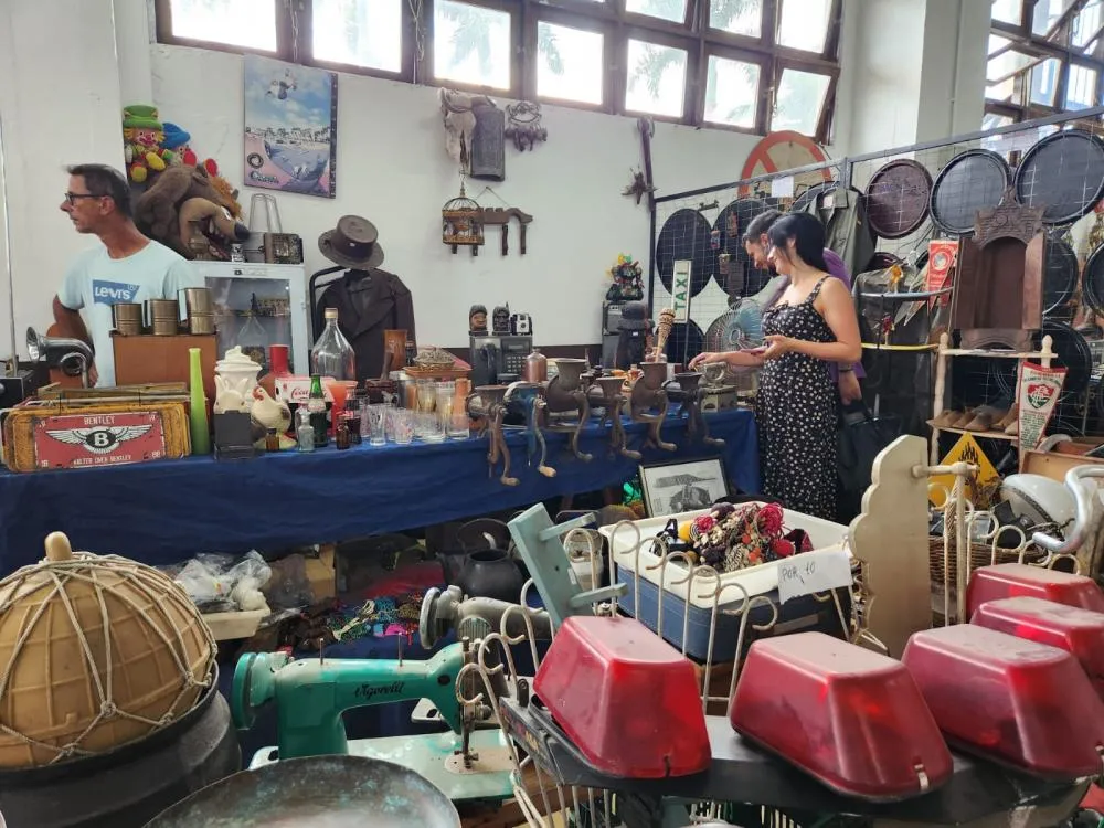 Com mais de 180 expositores, Mercado de Pulgas de Brusque abre as portas nesta sexta-feira